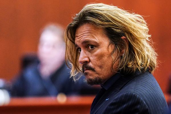 ジョニー・デップ「相互虐待だった」元妻との裁判で飛び出した生々しい証言