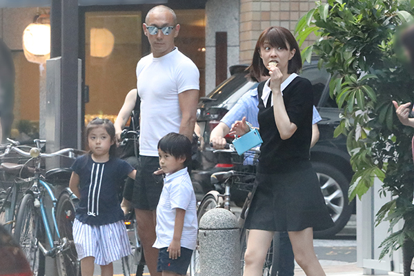 小林麻耶　再会願う姪甥のお迎え、遊び相手に…目撃した5年前の“代役ママ”奮闘姿