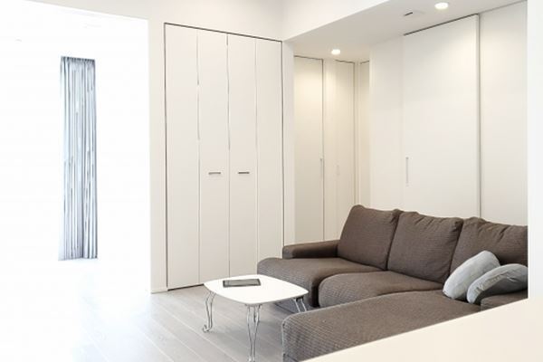 お金持ちの家のトイレにはタオルとお花だけ！開運する収納術