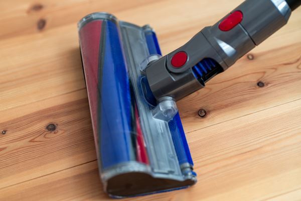 いきなり水拭きは菌や汚れを広げる！　病院清掃のプロのワザ