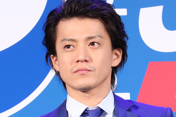 小栗旬「俺、落ち武者みたいでしょ？」大河現場を和ませる“長髪イジり”