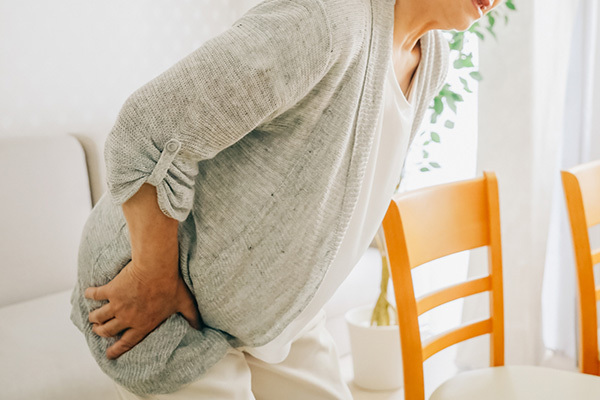 雷に打たれやすくなる？高齢じゃないと受けられない？人工関節に対する誤解