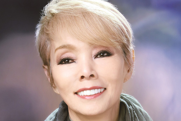 研ナオコさんの人工関節体験記「寝たきりからハイヒールで歩けるように」