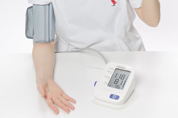 手を握って血圧を下げよう！　1日2分でOK「リズムニギニギ」