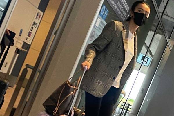 工藤静香　自分の35周年ツアーよりKoki,！目撃したカリフォルニア同行からの母娘帰国姿