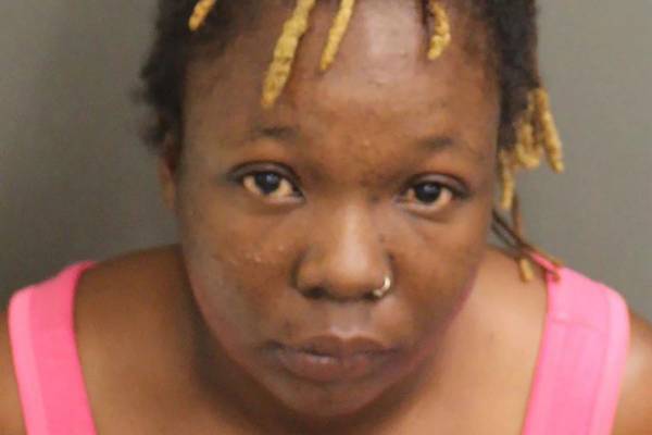 母親とケンカになった女性を射殺した10歳少女を逮捕