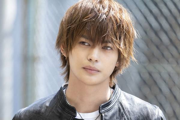 神尾楓珠『ナンバMG5』現場密着で美腹筋チラリの大サービス