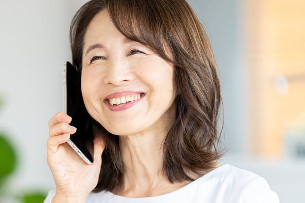 スマホデビューでトラブル急増！定額話し放題のはずが通話料2万7千円の悲劇