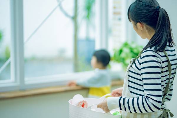 配偶者控除、専業主婦の年金廃止されると…主婦世帯は年間34.7万円の負担増に