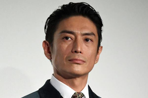 伊勢谷友介　サーフィン、スノボ、バイク…悠々自適の日本縦断旅三昧の日々