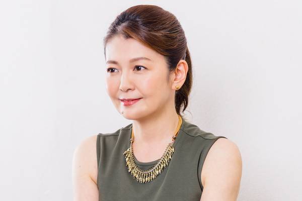 南野陽子「施設でもガラス越しだった」初めて語った85歳父のコロナ禍介護と看取り