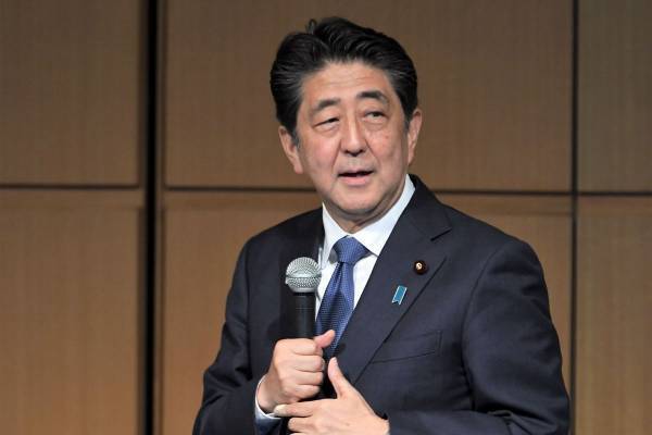 辻元氏に福島党首ら野党からも続々…届かなかった安倍元首相の銃撃事件に「生きて」の祈り