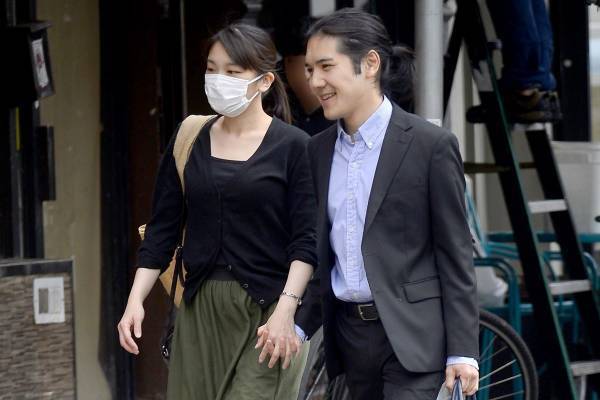 小室圭さん　直前に眞子さんと手つなぎデート…NY生活危機でも余裕な3度目試験への歩み