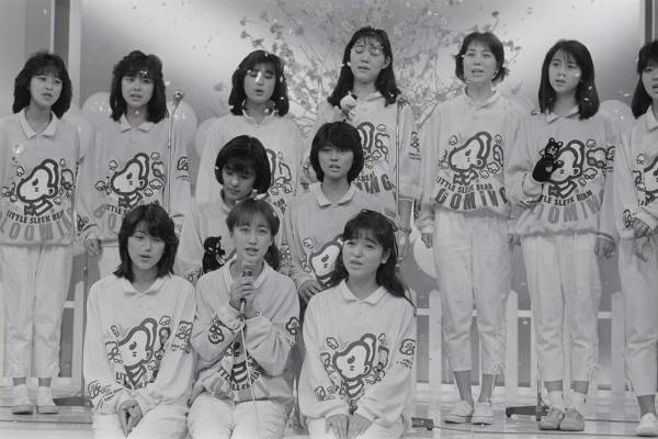 結婚式の司会者、香港で銀行員になった人も…元「おニャン子」全54人の紆余曲折なその後