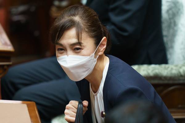 生稲晃子議員　統一教会の関連施設訪問を「認識なかった」と釈明…危機管理能力の低さが露呈で火に油