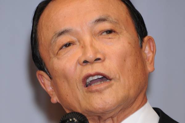 麻生太郎氏「理屈じゃねえんだよ」と国葬で岸田首相に圧…ダンマリ決め込む姿勢に“説明して”と批判噴出