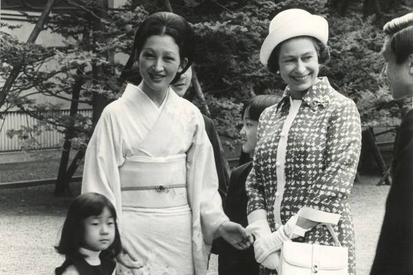 エリザベス女王　ロクロ、新幹線に興味津々！目撃した47年前のたった一度の訪日滞在記