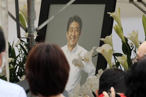 安倍元首相の国葬案内 元議員にも速達のなぜ…“人集めに必死”説の真相を事務局に聞いた