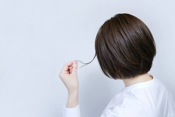 ハゲ方にも違いあり!?誰にも聞けない女性の「薄毛・抜け毛」にまつわるQ＆A