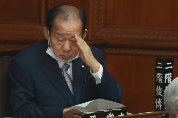 二階俊博氏「国葬黙って見送って」発言でまた炎上…“学ばない83歳”にネットから引退勧告