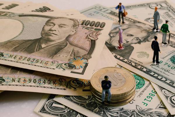 マイカーは手放す！がん保険も解約！円安160円時代に備える家計防衛法5