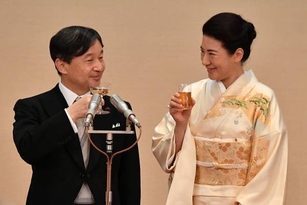 天皇陛下「ご公務優先」で前立腺の精密検査を延期に…雅子さまも心配される“数値異常”