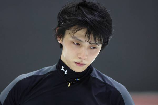 羽生結弦を襲うプロ転向の洗礼…トラブル続出で“母親マネージャー”の限界指摘する声も