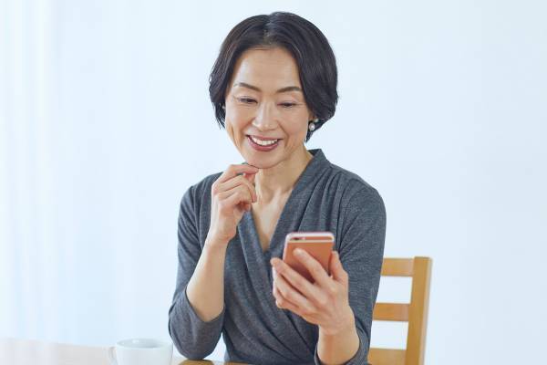 新アプリで他行の振込手数料0円に　ことら送金で仕送りも預け替えも