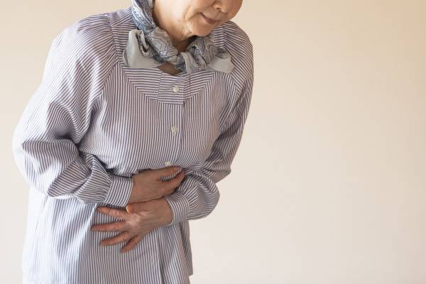 腸内環境のバランスを崩す薬12　下剤、胃腸薬、抗菌薬の多剤・長期服用に注意を