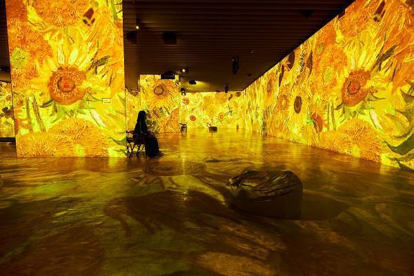 ゴッホを全身で浴びる！360度体験型ミュージアムに行ってきた