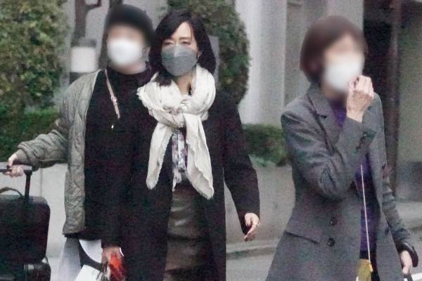 早見優のゴージャス出勤を目撃撮！デビュー40周年でも衰えぬ美貌