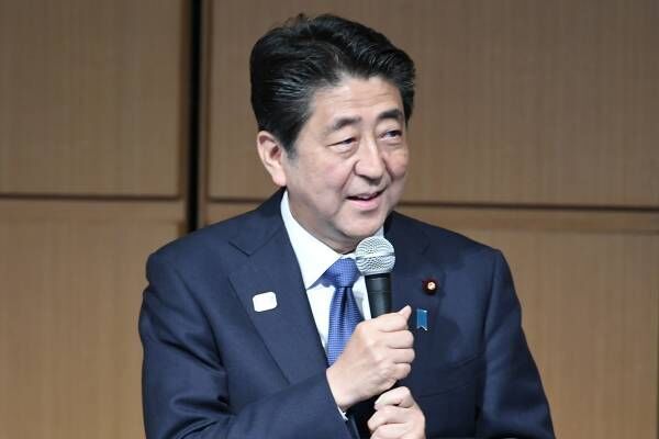 “岸田首相と代わってほしい”歴代首相ランキング…3位菅義偉、2位安倍晋三を抑えた圧倒的1位は？