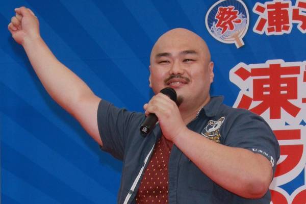 クロちゃん　真剣交際開始で“ハイスぺ”ぶりが話題！最高月収は800万円