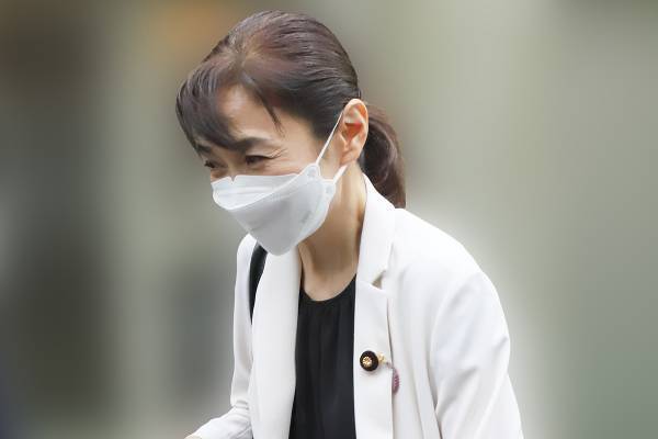 生稲晃子議員　メリットあるスタッフにだけ挨拶…アイドル時代から続く他人任せ人生【2022年ベストスクープ】