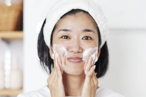 大間違い！「くるくる洗顔」「パッティング」絶望美容で老化が加速！