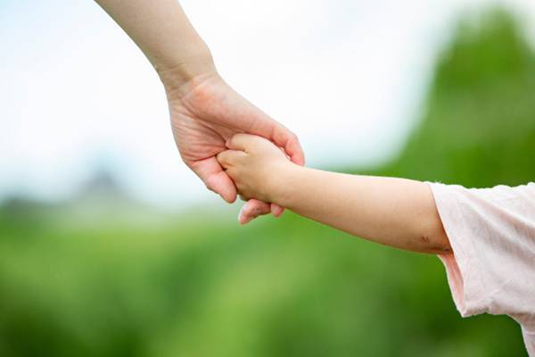 【虐待を食い止める その3】『もう疲れてきた、割と本気で保育士辞めたい』『親ごさん、虐待してませんので、うたがわないで』保育士たちの悲痛な叫び