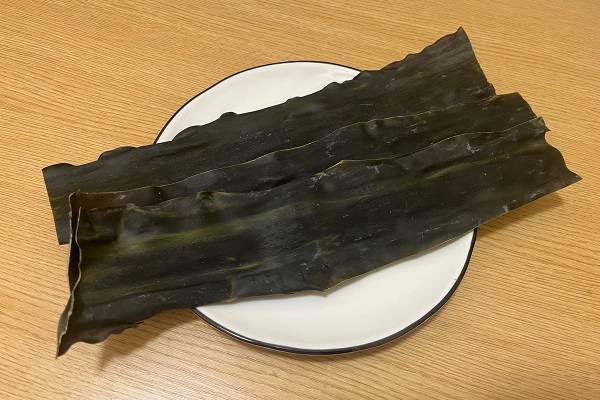 乾燥や冷えに悩む女性に！ミネラル溶け出す「昆布風呂」入浴法とは？