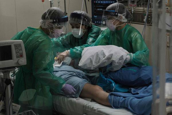 第8波死者2万人の恐怖！コロナ・インフル・RSウイルスの同時流行「トリプルデミック」の危険性