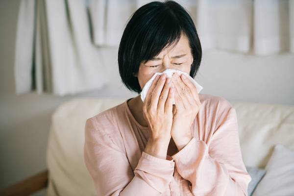 飛散前からの「乳酸菌」が花粉症の悪化を防ぐ！おすすめ商品を医師が紹介