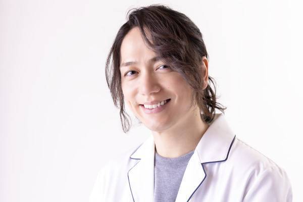 3児のパパ山崎育三郎「すべてのママにありがとうって伝えたい」