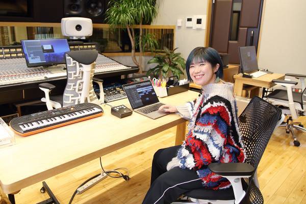 オリコン常連で中卒の作詞作曲家・岡嶋かな多さん「音楽を作って辛さも悲しさも成仏させてきた」