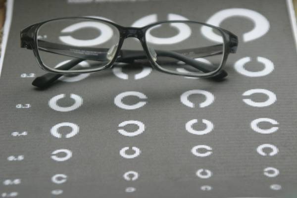 ビデオ撮影で子供を見失ったら、失明の危機も！　放っておくと危ない目の症状