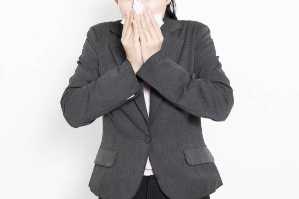 その眠気、鼻づまり「隠れ副鼻腔炎」が原因かも？専門医が教える見抜き方