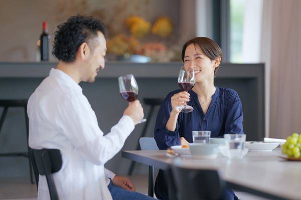 元国税専門官が見たお金持ちが本当にやっていること「洋服はユニクロ」「賃貸より持ち家」