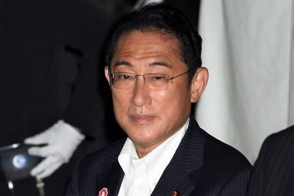 岸田首相　WBC韓国戦を夫婦で“ノーマスク”観戦…緩和前なのに「自分だけ特別」と批判噴出