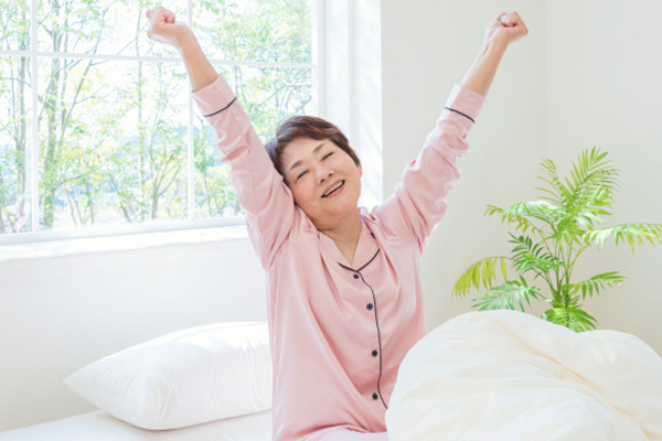 「パジャマはシルク」「バランス力を鍛える」…100歳健康長寿導く最新ルール