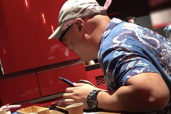 「ヒートショックの危険が」クロちゃんの“お風呂でご飯”生活に医師が警鐘