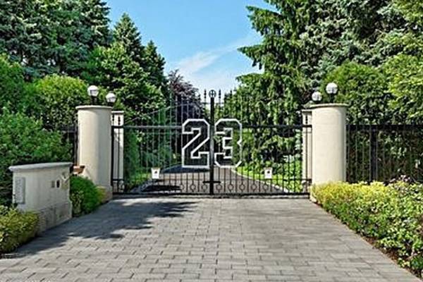 マイケル・ジョーダンの38億円豪邸に強盗、18歳が現行犯逮捕