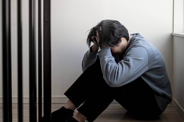 心の病いや家庭内暴力に発展するリスクも…「夫のひきこもり」が急増中