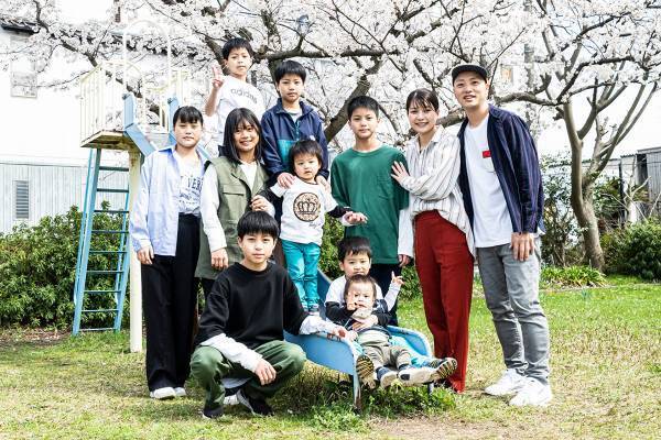 子だくさん11人家族ーー。山本家が日本を救う！